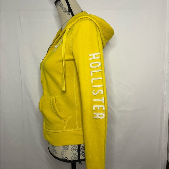 Y2K Yellow Hollister Women's Hoodie - Picture 2 of 4